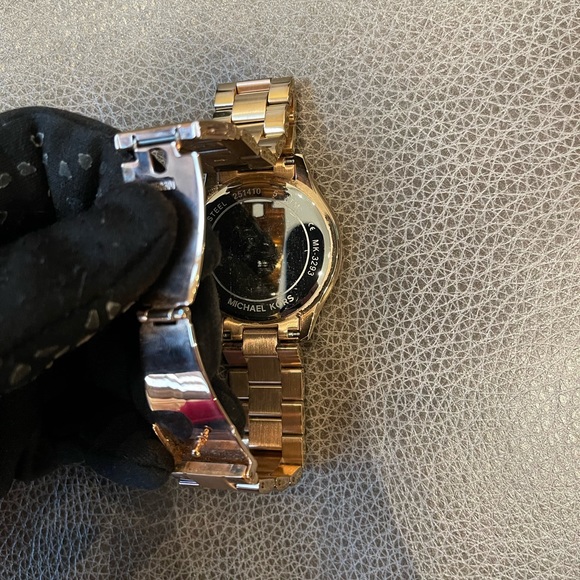 Michael Kors Watch - Picture 5 of 5